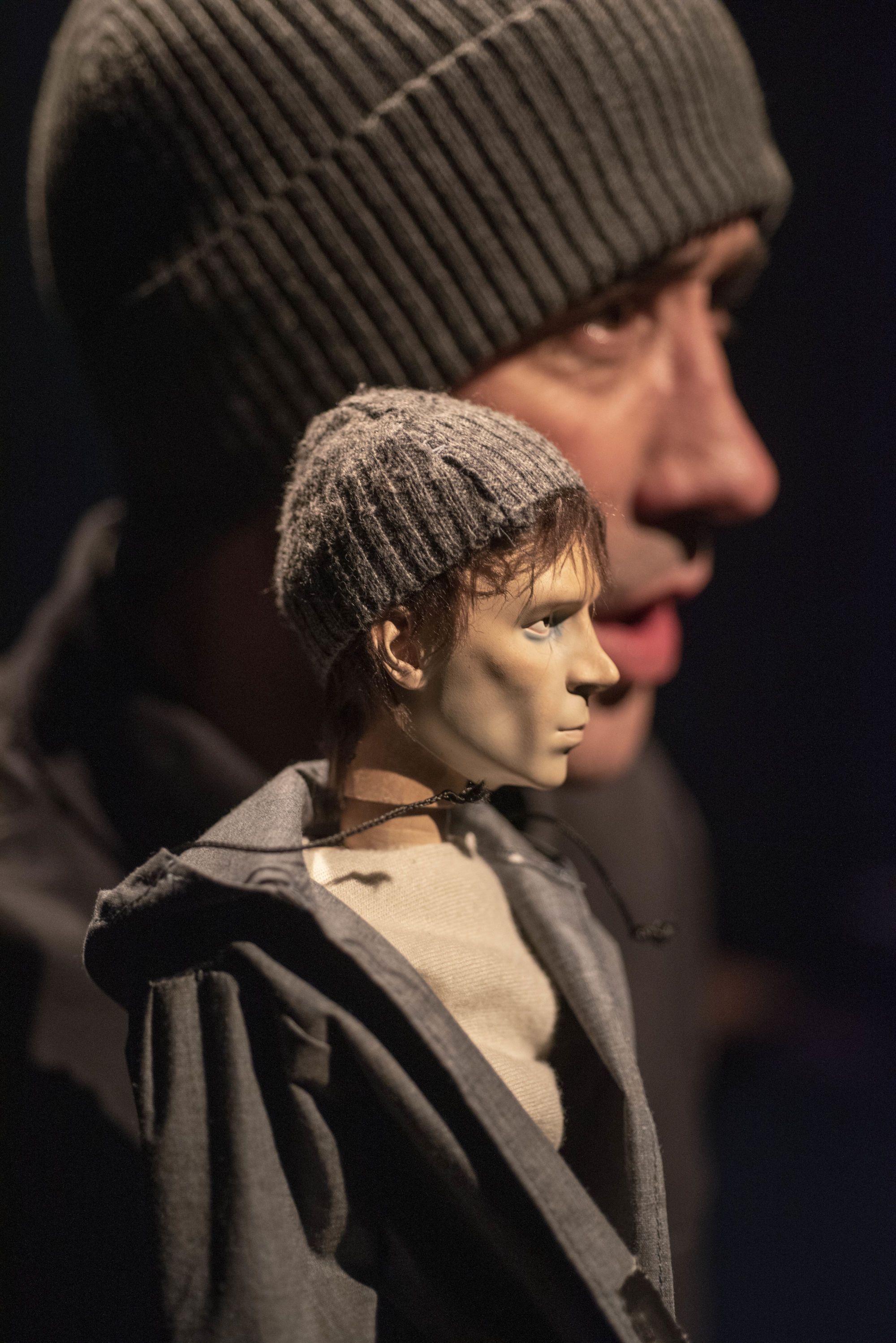 Photographie du spectacle Crime et Châtiment, de la compagnie Les Karyatides. Crédits : Marie-Françoise Plissard