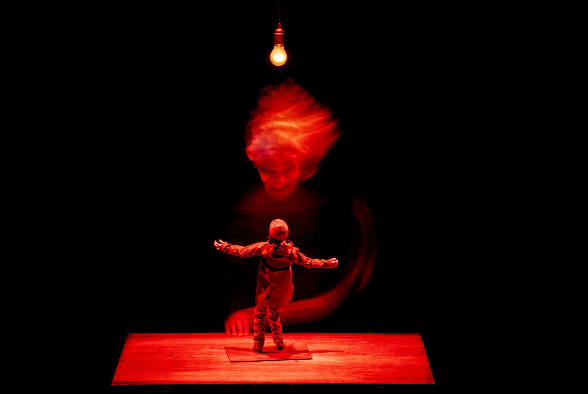 Photographie du spectacle Crime et Châtiment, de la compagnie Les Karyatides. Crédits : Marie-Françoise Plissard