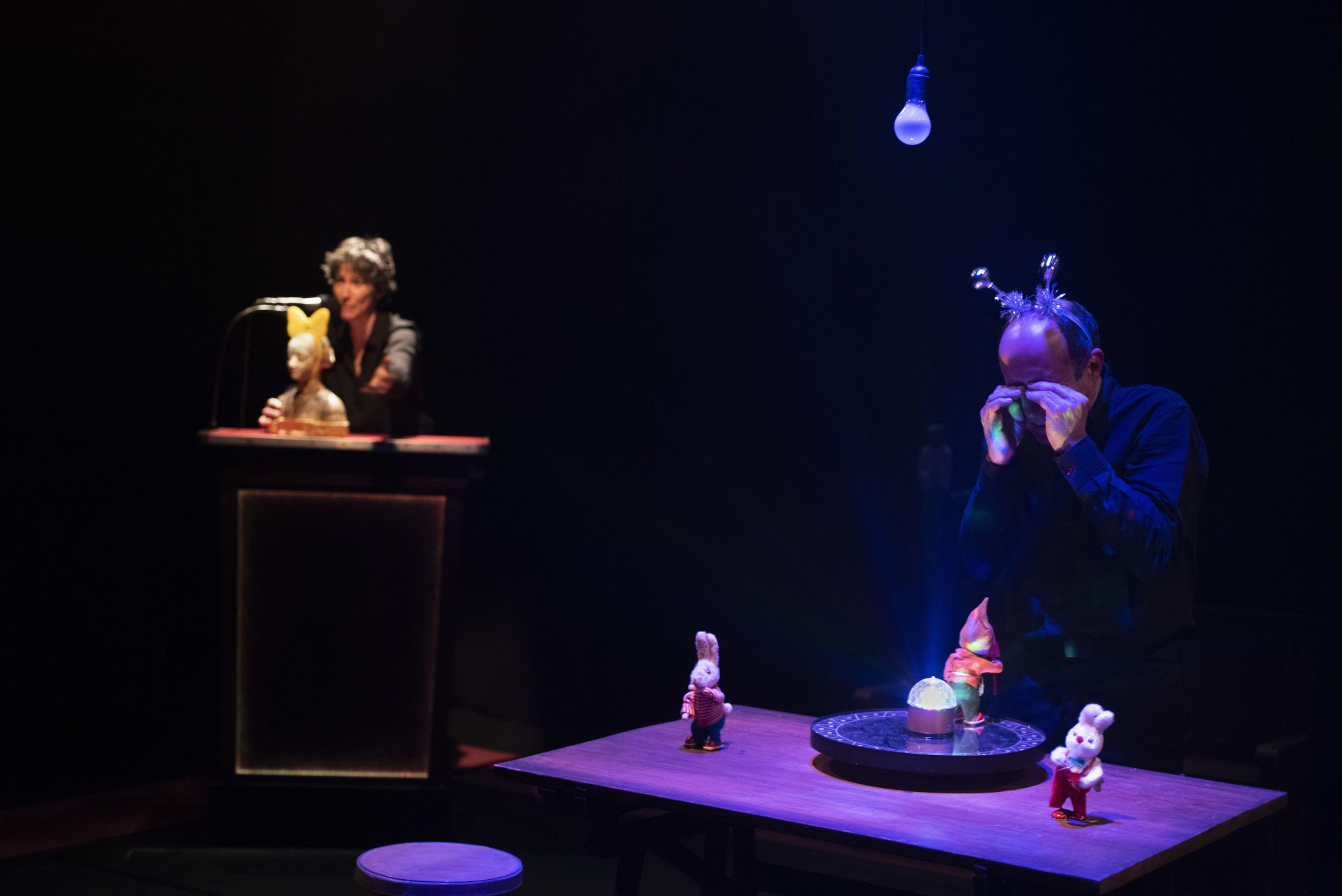 Photographie du spectacle Crime et Châtiment, de la compagnie Les Karyatides. Crédits : Marie-Françoise Plissard